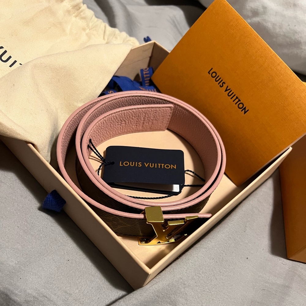 Louis Vuitton womens belt size 80 reversible pink and monogram